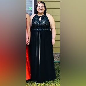 Plus size emerald green prom dress size 20
